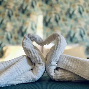 https://sun-house.palermohotels.org
